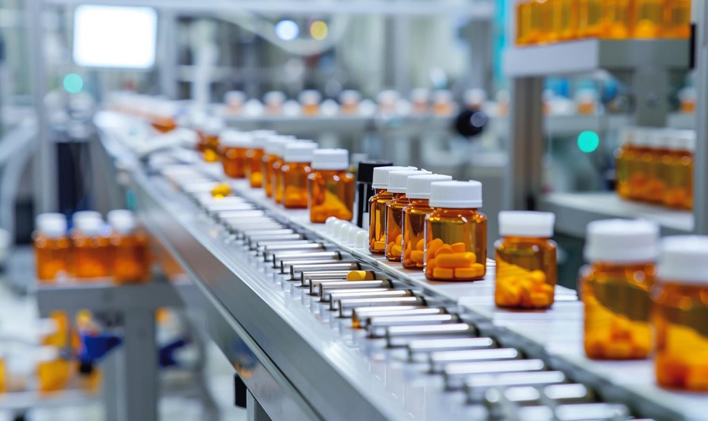Pharmaceutical production line with amber medicine bottles